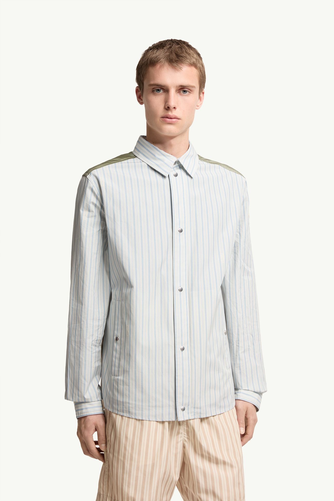 ์คํธ๋ผ์ดํ ์ฝํผ ํฌํ๋ฆฐ ์
์ธ ๋จ์ฑ ๋ผ์ดํธ ๋ธ๋ฃจ Moncler 3